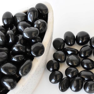 Black Obsidian Tumbled Stones, Healing Crystals Tumbled Stones in pack sizes of 1,2,5, 100 grams and 200 grams