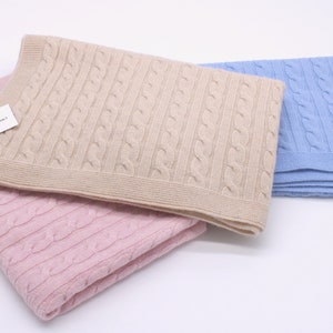 Baby blanket made of 100% premium cashmere with cable pattern. Softest knitted blanket for newborns. Baby blanket made of pure cashmere.
