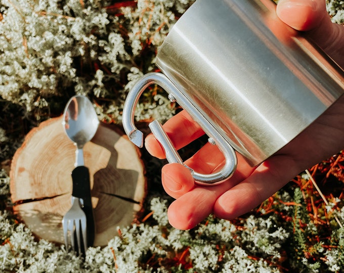 Travelling kit with hiking camp mug & multifunctional tool set