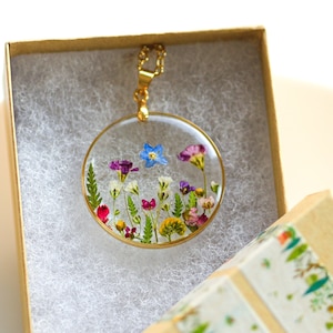 Real Flower Necklace, Artisan Jewelry, Botanical Jewellery, Terrarium Pendant, Forget me not Necklace, Gardnerer Necklace, Resin Necklace image 1