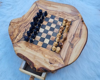 Petit jeu d'échecs M en bois d'olivier avec 32 figurines / jeu / jeu de société / fait main / unique / produit naturel