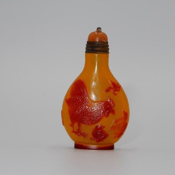 Chinese Qing Dynasty or Republic Beijing Glass Snuff Bottle with Motif of Rooster, Hen and Baby Chickens