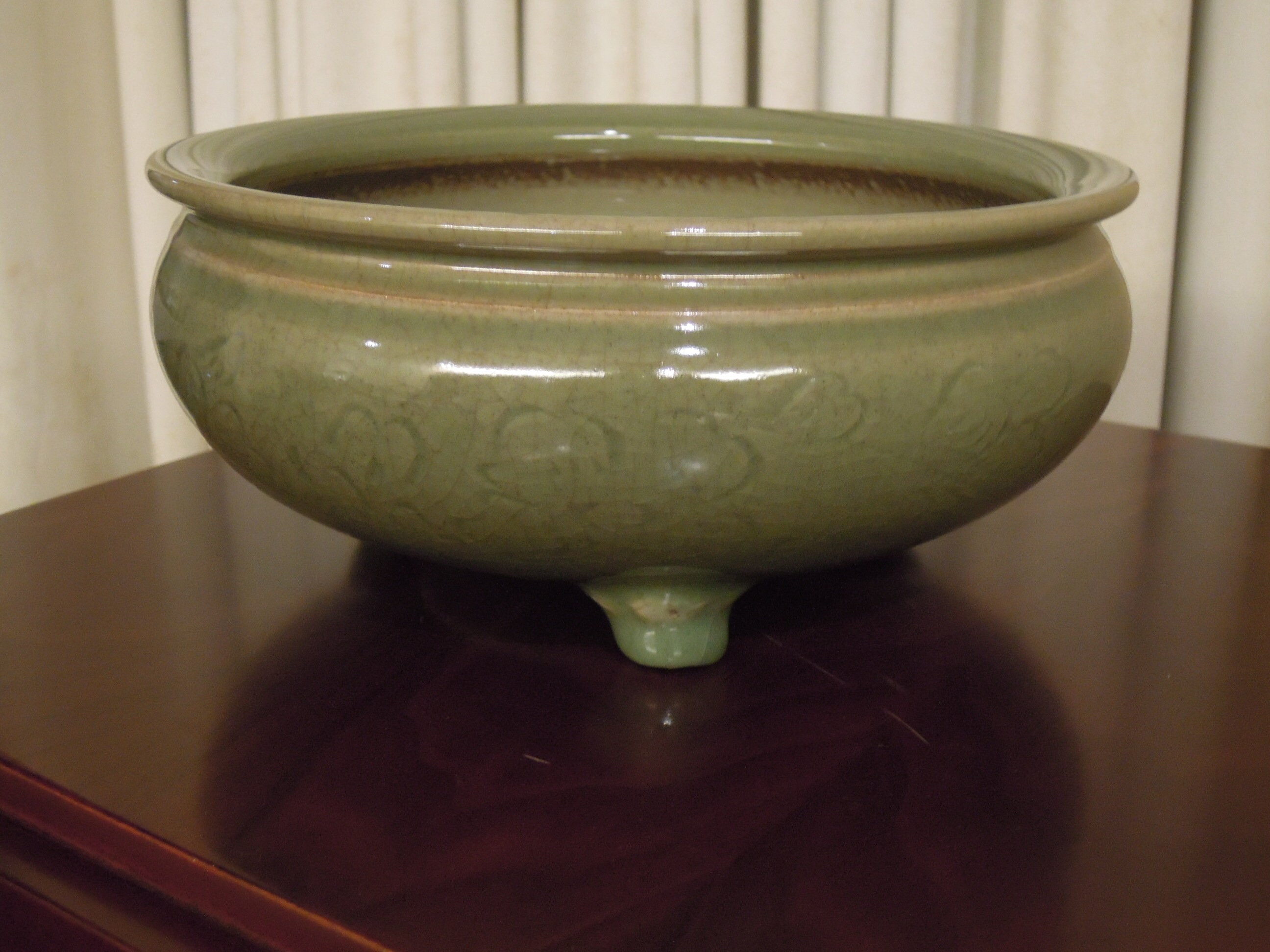Chinese Yuan- or Ming-dynasty Longquan Kiln Celadon Chinese Yuan- or Ming-dynasty Longquan Kiln Celadon