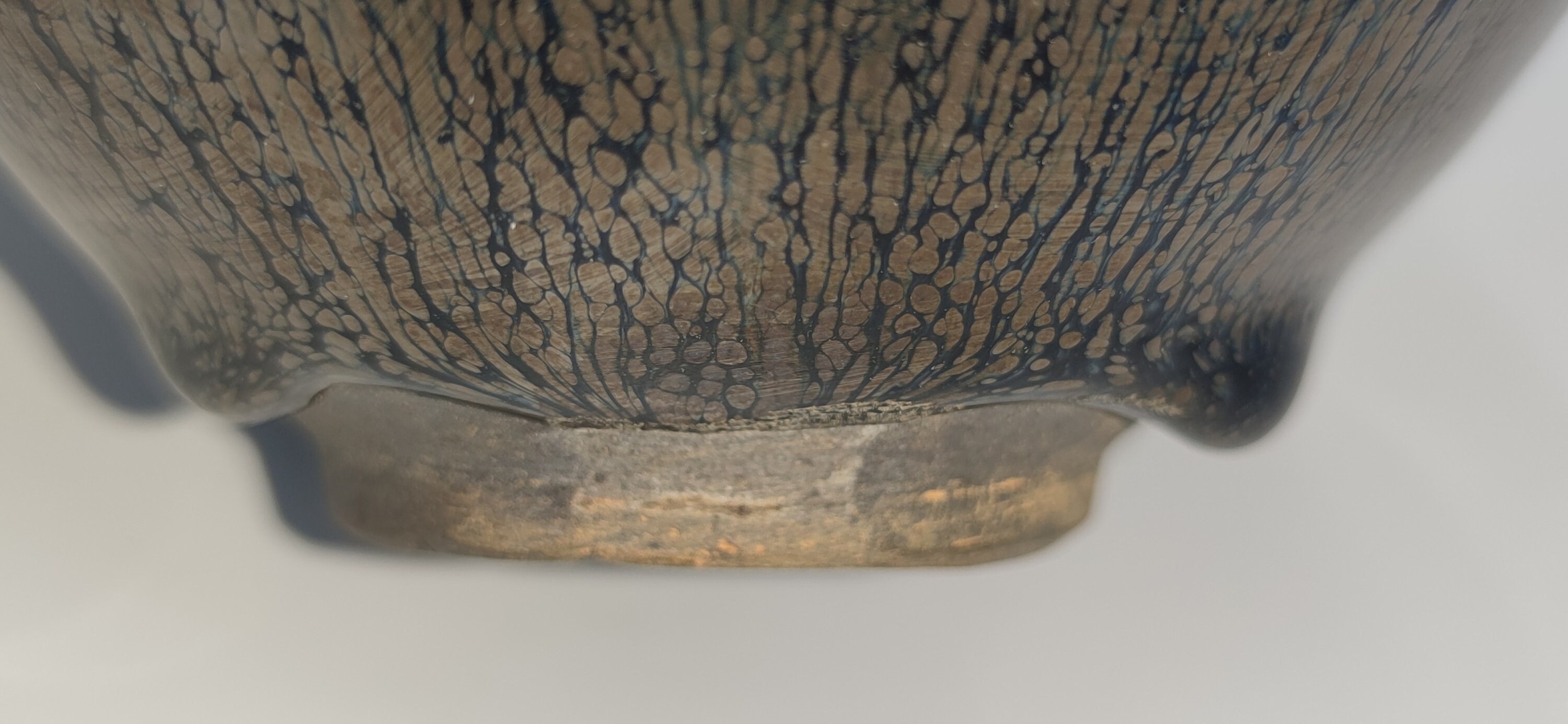 Chinese Zisha Tea Pot With Xu Jian-ying Mark and Song-style Chinese Zisha Tea Pot With Xu Jian-ying Mark and Song-style