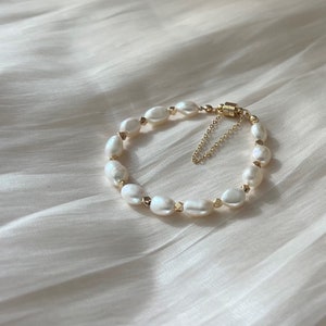 delicate natural freshwater baroque pearl bracet,Magnetic Buckle, gift for girls