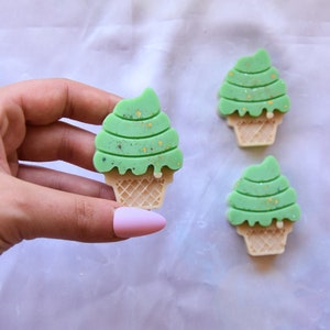 Fondant scented mini green tea ice cream