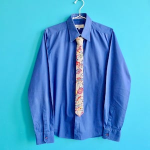 Återvunnen kimono-sidenslips: Japanskt Bingata-mönster, smal slips