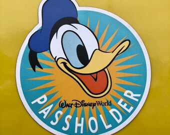 Walt Disney World Donald Duck Passholder Magnet
