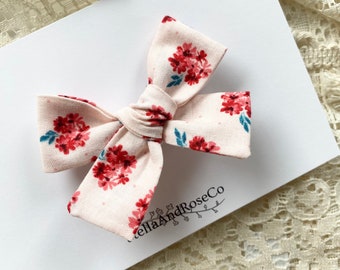 Rose Baby Headband, Newborn Baby Bows, Rose Bud Baby Headband, Floral Baby Headband, Newborn Photos, Newborn Hair Accessories, Rose Hair Bo