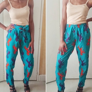 Pantalon Paper Bag ample tissu africain Polycoton Bleu Motifs Cheval Chevaux Orange Violet Avec ceinture assorti