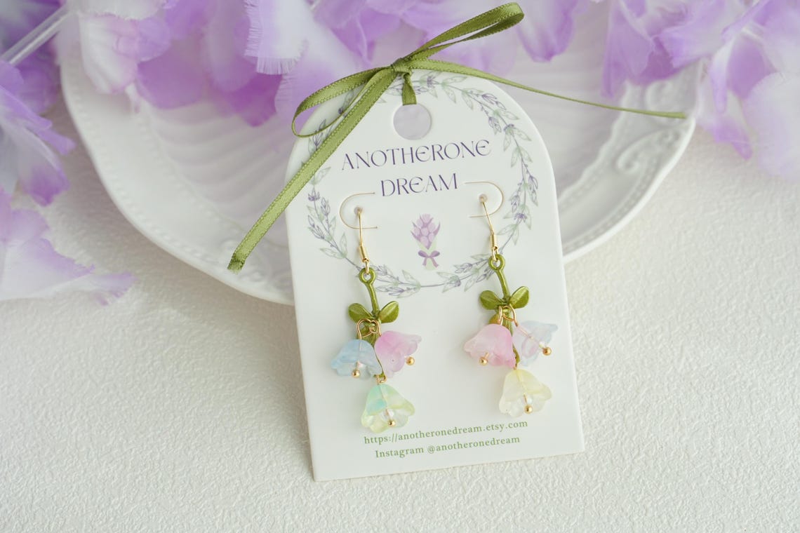 Bell flower necklace