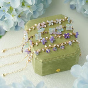 Klockblomsarmband, blomarmband, blommigt armband, körsbärsblomsarmband, bröllopsarmband, brudarmband, julklapp, unika smycken