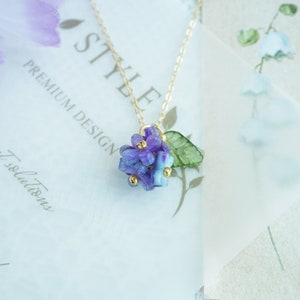 Purple hydrangea neckalce, flower neckalce, botanic neckalce, Japanese neckalce, spring neckalce, purple flower neckalce, romantic neckalce