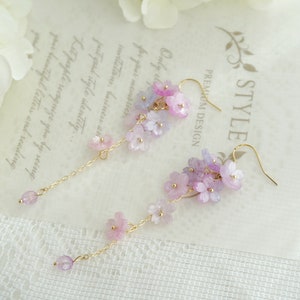 桜のイヤリング、花のイヤリング、桜のイヤリング、日本のイヤリング、春のイヤリング、ピンクの花のイヤリング、花のイヤリング