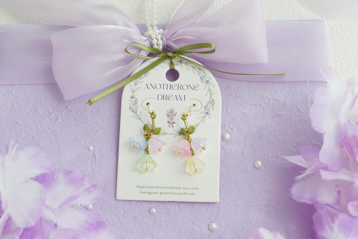 Bell flower necklace