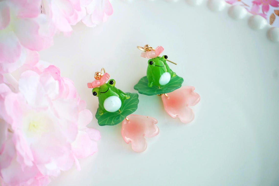 Cute frog earrings