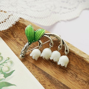 Lily Of The Valley White Flower Brooch, Jade brooch,Elegant Brooch, Vintage Unique Brooch, Gift, Daily Jewelry, Dress Brooch,Floral Brooch