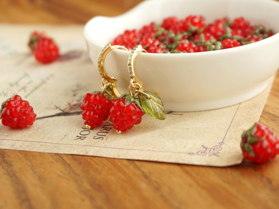 Red respberry earrings