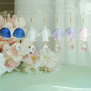 Jellyfish earrings,Dangle Earrings,Cute Earrings, Unique Earrings, Glass Earrings, Beach vibes Earrings, delicate earrings,gift for her