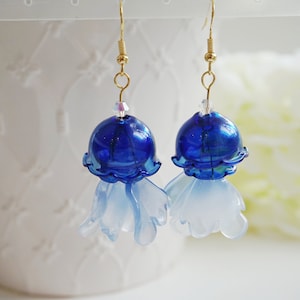 Jellyfish earrings,Dangle Earrings,Cute Earrings, Unique Earrings, Glass Earrings, Beach vibes Earrings, delicate earrings,gift for her