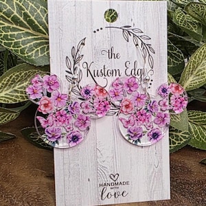 Pendientes de cabeza de ratón con flores: flores de primavera, colgantes de acrílico cortados con láser, ligeros, hipoalergénicos.