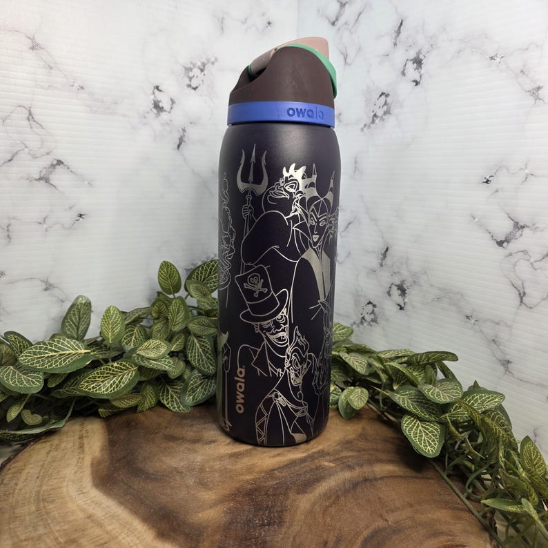 Vaso Owala grabado con villano, botella de agua de fantasía oscura, regalo de parque temático grabado con láser imagen 7