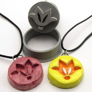 Abstract Flower Design 1 - round pendant stamp with cutter
