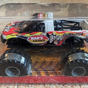Camión Monster Jam Eliminator Bar's Leaks con carrocería de metal fundido a presión - Escala 1:24 Mattel imagen 2
