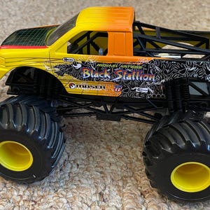 Monster Jam Black Stallion diescast metal truck - 1:24 scale Mattel image 4