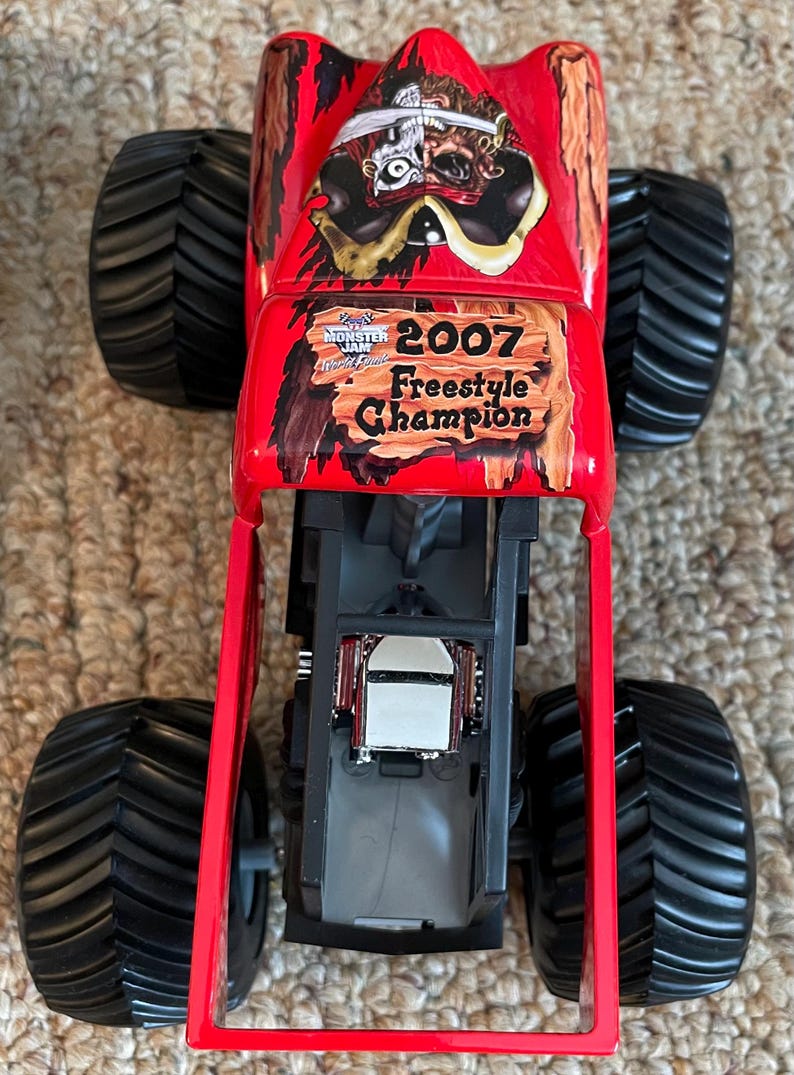 Monster Jam Captain's Curse diecast metal body truck - 1:24 scale Mattel image 8