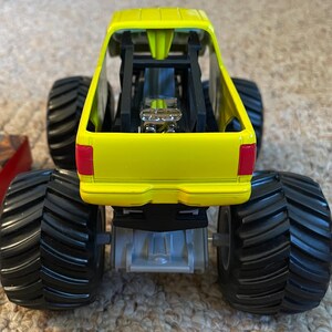 Monster Jam Shattered diecast metal truck - 1:24 scale Mattel image 6