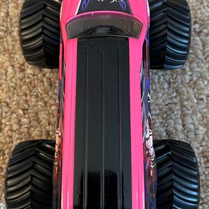 Monster Jam Scarlet Bandit diecast metal truck - 1:24 scale Mattel image 8