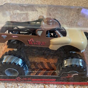 Monster Jam Looney Tunes Taz diecast metal truck - 1:24 scale Mattel 2009 image 1