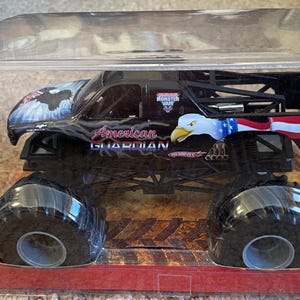 Monster Jam American Guardian diecast metal truck - 1:24 scale Mattel image 2