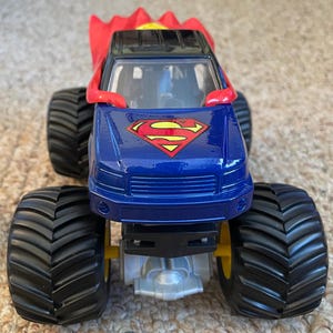 Monster Jam Superman gegoten metalen vrachtwagen: schaal 1:24 Mattel afbeelding 5