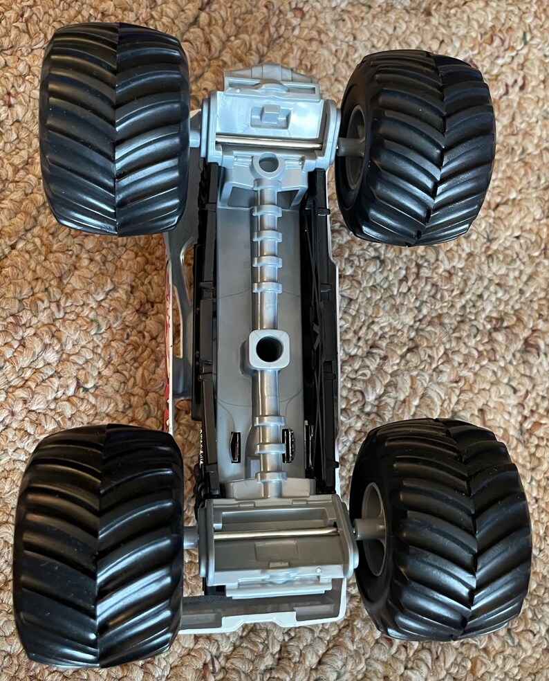 Monster Jam Madusa Metall-Truck Brustkrebs - Maßstab 1:24 Mattel Bild 9