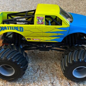 Monster Jam Shattered diecast metal truck - 1:24 scale Mattel image 4