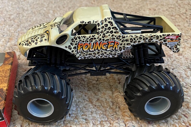 Monster Jam Pouncer truck - diecast metal 1:24 scale Mattel image 5