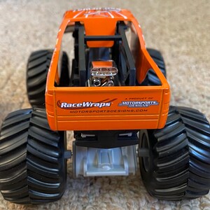 Monster Jam Bad News Travels Fast diecast metal truck - 1:24 scale Mattel image 7