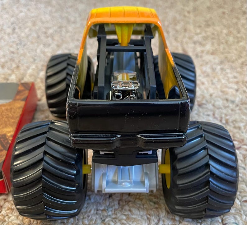 Monster Jam Black Stallion diescast metal truck - 1:24 scale Mattel image 7