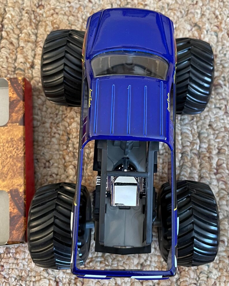 Monster Jam Instigator diescast metal truck - 1:24 scale Mattel image 8