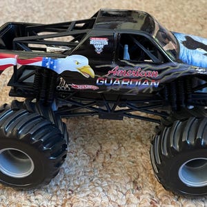Monster Jam American Guardian diecast metal truck - 1:24 scale Mattel image 4