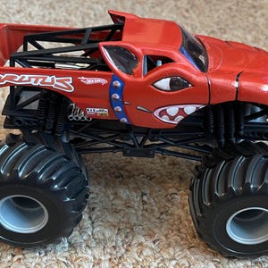 Monster Jam Brutus diecast metal truck - 1:24 scale Mattel image 5