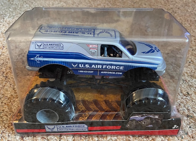 Monster Jam U.S. Air Force Afterburner - Modellino in metallo pressofuso in scala 1:24 Mattel immagine 1