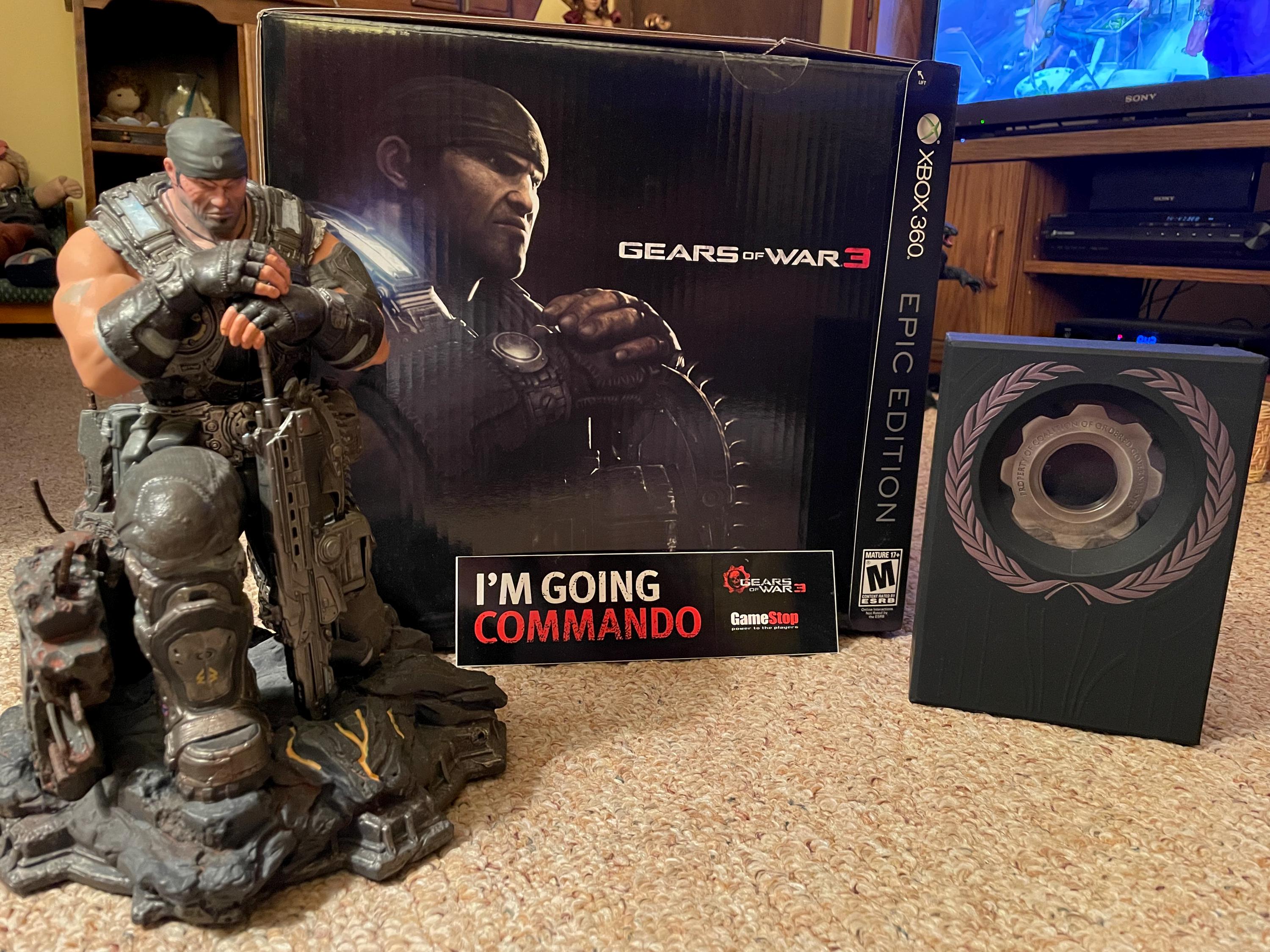 Gears of War 3 Epic Edition - With Statue Collectibles and Game