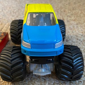 Monster Jam Shattered diecast metal truck - 1:24 scale Mattel image 5
