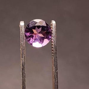 7*7*4 MM - Bardzo ładne naturalne fioletowe ametysty na sprzedaż - 2,25 koszyka - #109