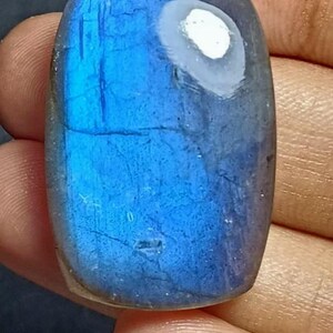 80カート AAA品質の非常に美しい天然ブルーファイアラブラドライトカボション宝石 - 36 * 25 * 10 MM - SKU-LB65