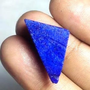 21 カート 非常に美しいマダニラピスラズリ原石 - 21*14*11 mm