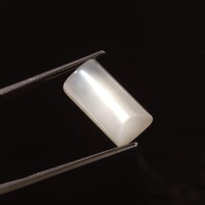 AAA Månsten Ädelsten: 10 Karat Rektangulär Smyckessten (17x9x8mm)